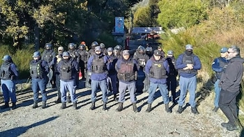 Villa La Angostura: suspendieron el desalojo mapuche aunque la medida sigue vigente