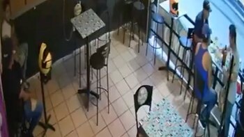 Hombres fuertemente armados arribaron a