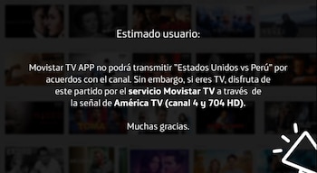 Mensaje en pantalla con texto blanco sobre un fondo de miniatura de programas que comunica limitaciones para transmitir un partido de fútbol
