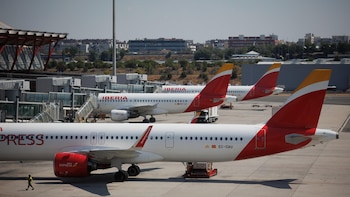 Iberia y sindicatos firman preacuerdo