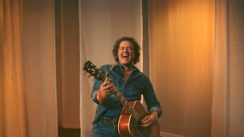 Carlos Vives lanzó ‘El último disco Vol. 1′: Juan Luis Guerra y Egidio Cuadrado entre los invitados especiales