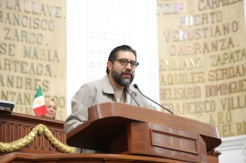 El diputado Royfid Torres González presentó una iniciativa para reformar diversas leyes federales y ampliar las licencias de paternidad, con el objetivo de fortalecer la participación de los padres en el cuidado de sus hijas e hijos desde los primeros días de vida