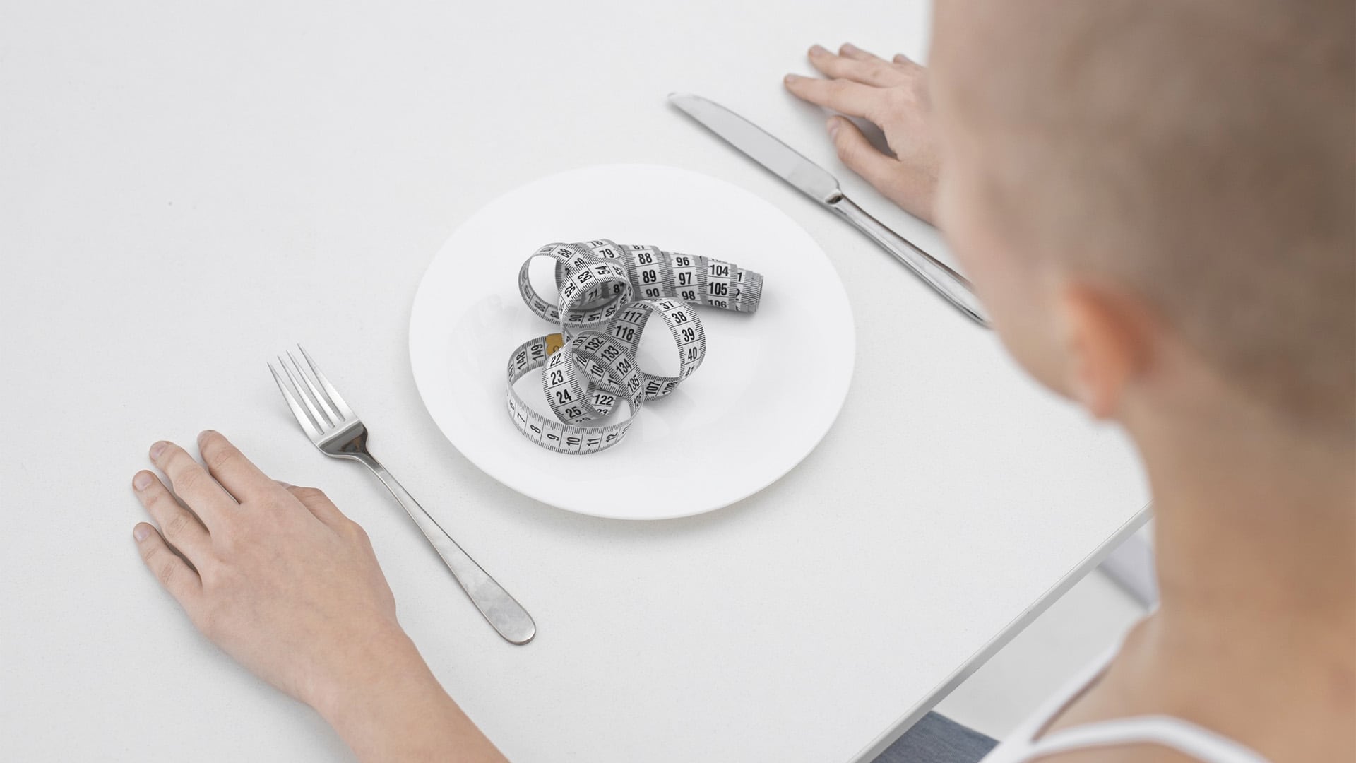 La restricción extrema de alimentos de las dietas detox puede desencadenar trastornos alimentarios y desbalance electrolítico en personas vulnerables (Archivo)