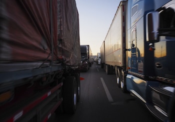 La tensión social se refleja