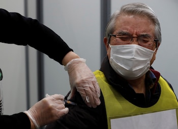 La vacunación comenzó en Japón