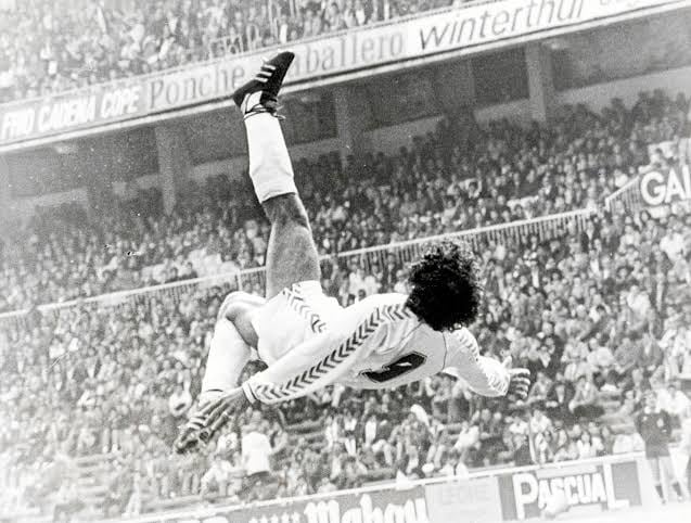 El Pentapichichi conquistó la Bota de Oro de 1990 tras marcar 38 goles en la temporada con el Real Madrid.