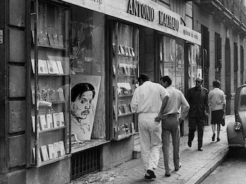Librería Machado vandalizada