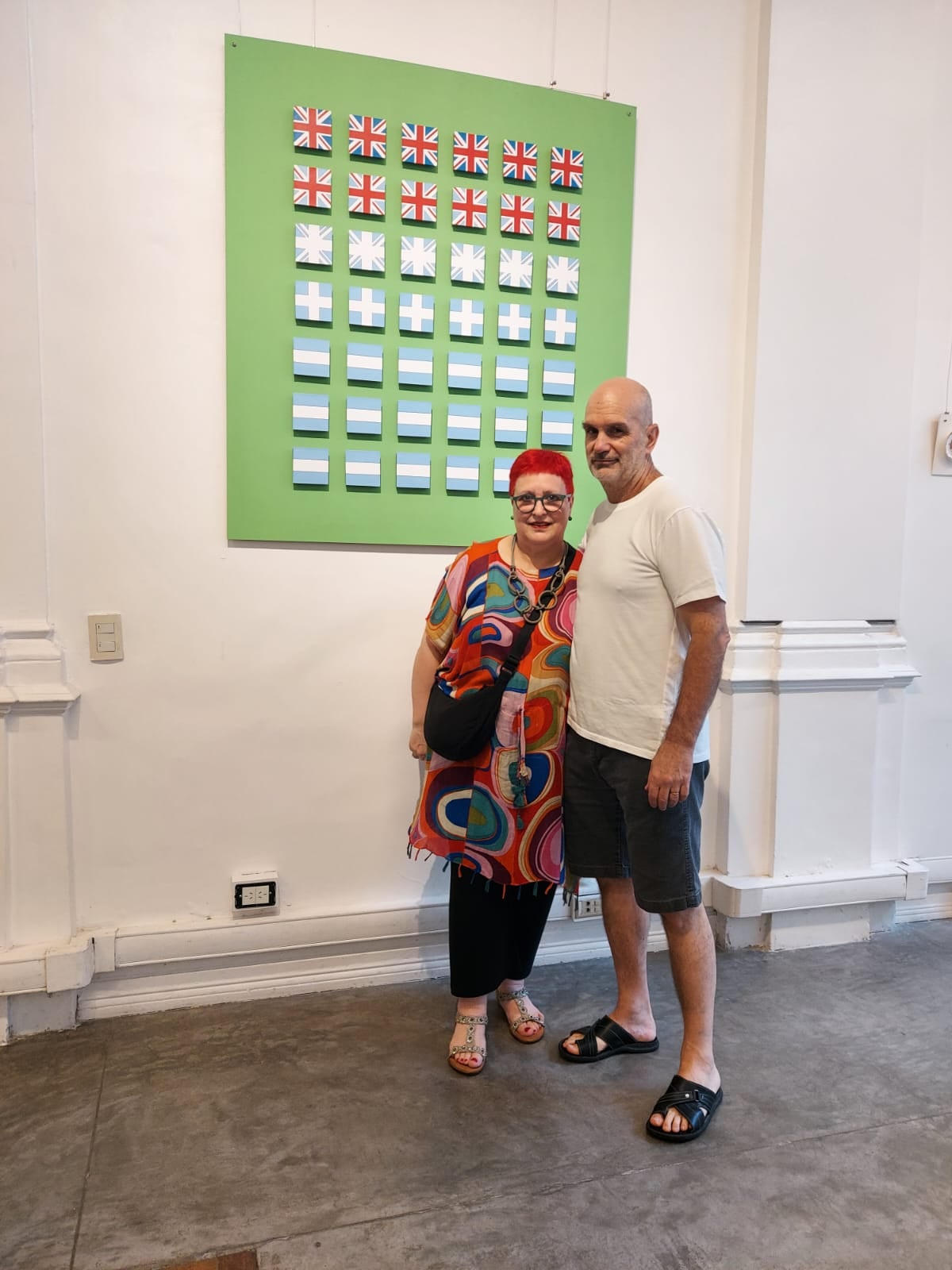 Los artistas Daniel Ontiveros y Rosana Fuertes en abril de 2026, frente a