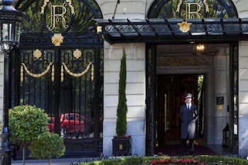 Detienen a un hacker por estafar a hoteles de lujo. (Mandarin Oriental Ritz)