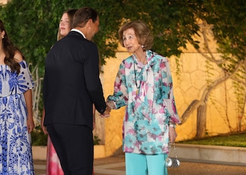 La reina Sofía junto a