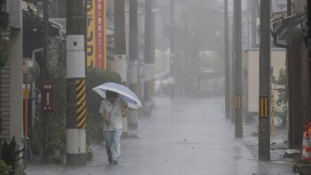 El ciclón Lan golpea fuerte
