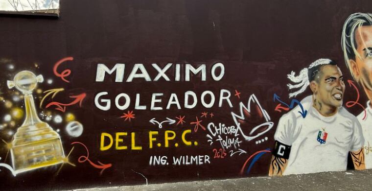 El mural en honor al jugador reconoce su paso por uno de los clubes más importantes del FPC - crédito El Olfato / X