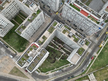 Cerca de 300 residentes se