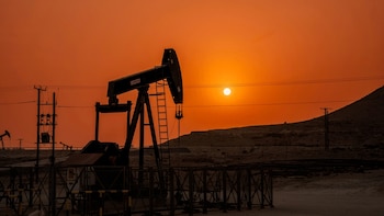 Los precios del petróleo suben ante la falta de avances concretos en las negociaciones para poner fin al conflicto en Medio Oriente