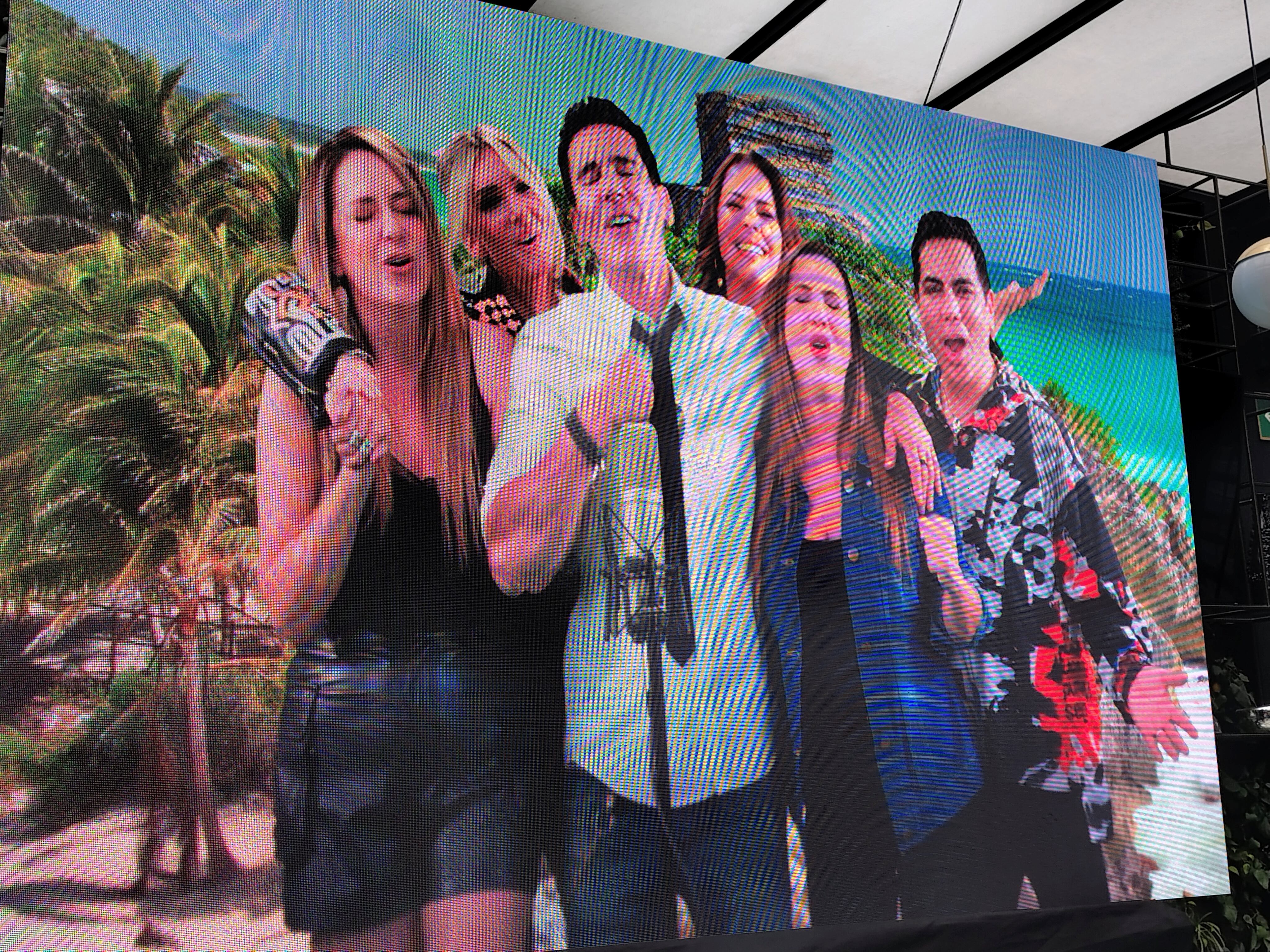 En la conferencia de prensa se escuchó la canción