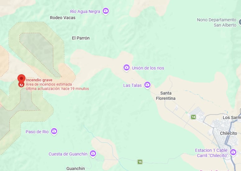 El foco ígneo se habría iniciado en el paraje La Llareta y el incendio avanza actualmente sobre las sierras de Guanchín, con frentes que amenazan los sectores de Pampa Colorada y la Estación 3 del Cable Carril, en dirección a Santa Florentina