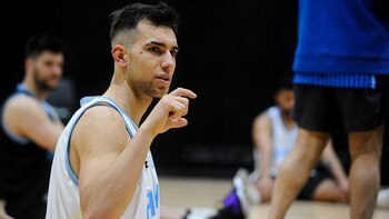 Hoy tiene sordera total del