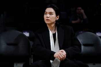 Suga, único miembro restante, cumple