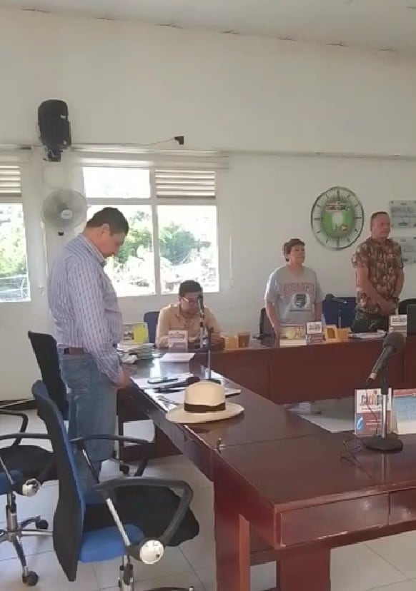 Comentarios en redes sociales cuestionaron la pertinencia del homenaje en un espacio destinado a debatir temas como vías, seguridad y servicios públicos - crédito captura pantalla/Concejo de Cachipay/Facebook