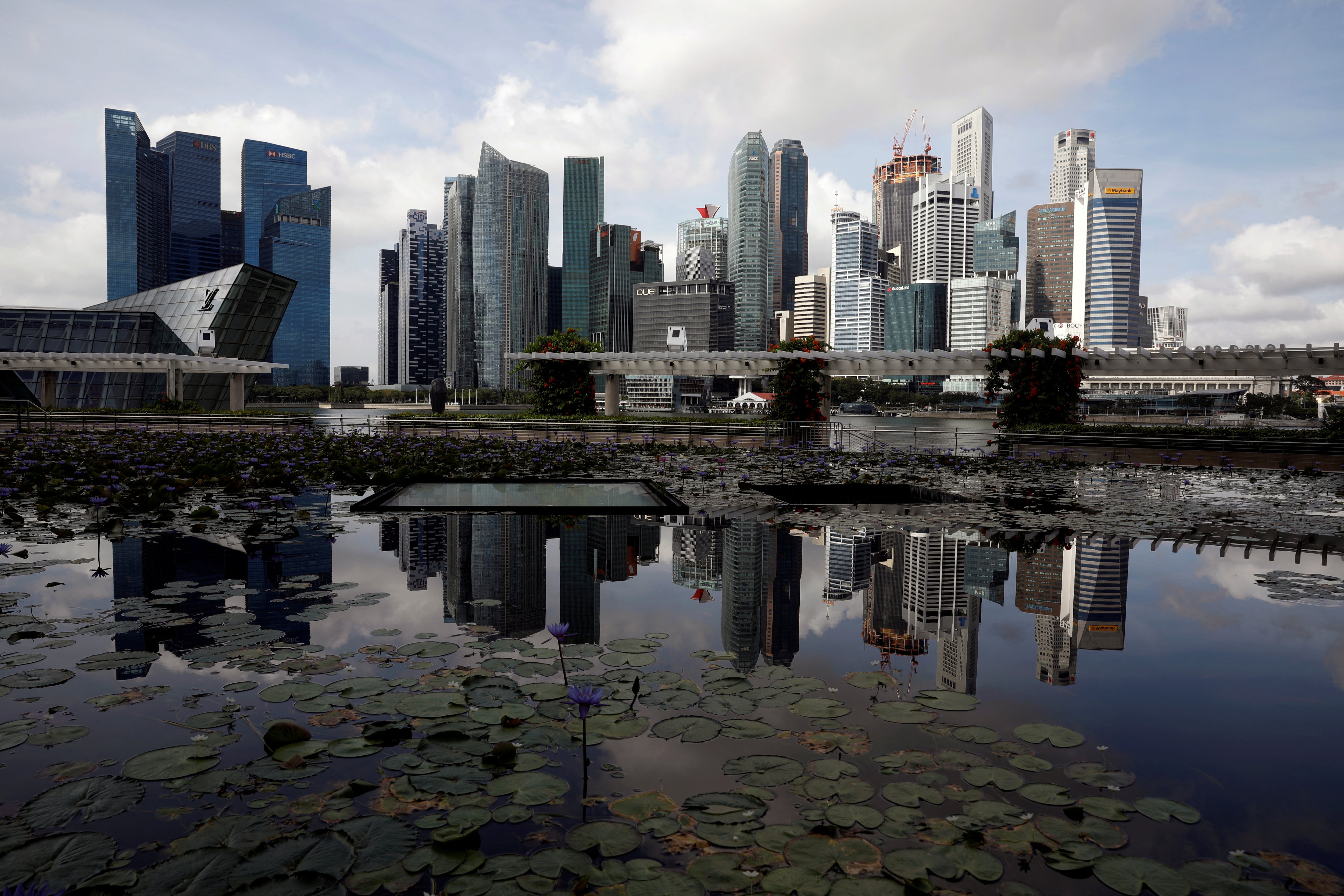 Singapur encabeza el ranking global de competitividad, mientras Argentina figura en el puesto 58 entre 70 países (Reuters)