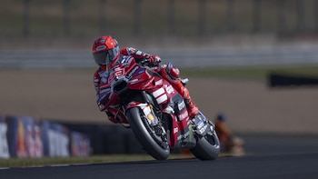 Marc Márquez deberá operarse por una fractura en el pie derecho y no estará en Barcelona