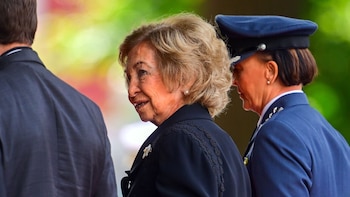 El discreto papel de la reina Sofía en el funeral del rey Harald V de Noruega, su primer amor: de azul marino y sin presencia en el cortejo fúnebre