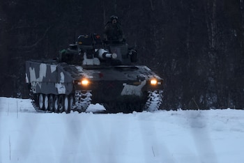 Noruega y Estados Unidos intercambiaron inteligencia sobre movimientos navales rusos en corredores estratégicos del Ártico (Reuters)