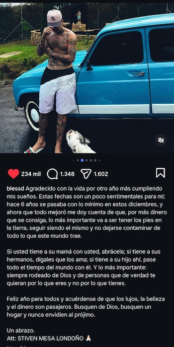 El artista colombiano Blessd posó