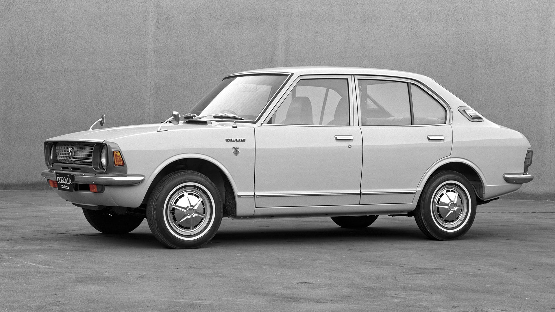 Los primeros dos Corolla eran autos pequeños con aspiraciones deportivas que se fueron perdiendo con el paso del tiempo y las sucesivas generaciones