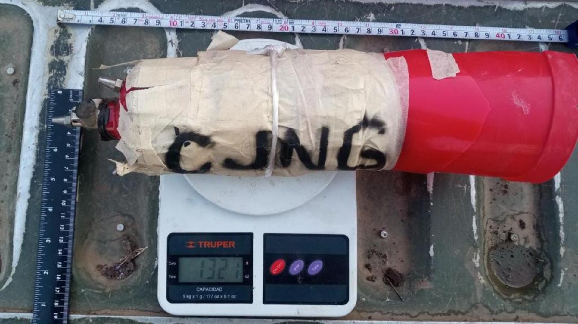 El CJNG ha encontrado en las minas terrestres un efectivo método para combatir a sus rivales y a las Fuerzas Armadas. (Twitter/@CODIGO_NEGROMX)