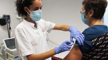 La vacuna contra el herpes zóster podría reducir el riesgo de demencia, según un estudio