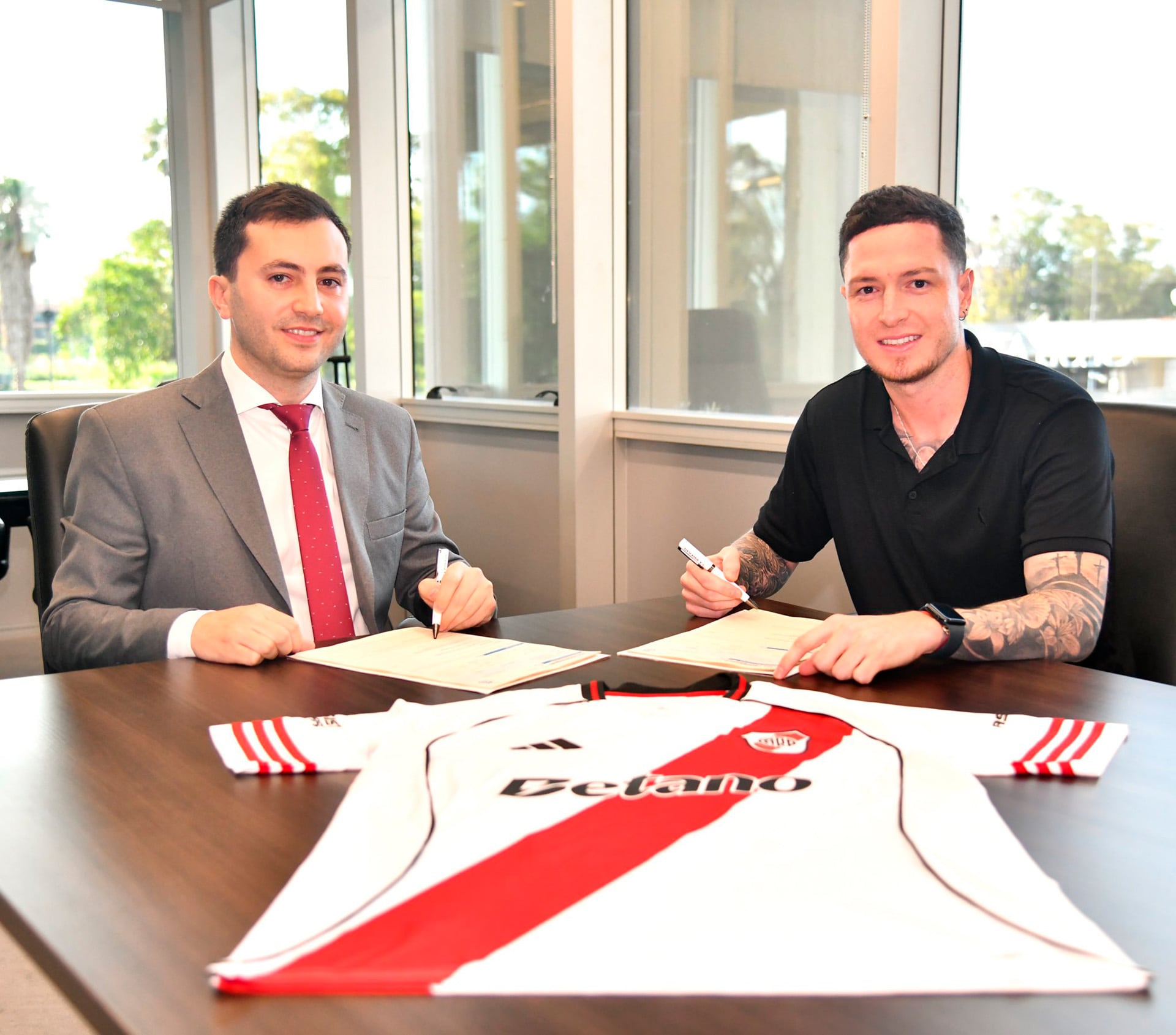 River Plate compró a Aníbal Moreno y le hizo contrato hasta diciembre del 2029