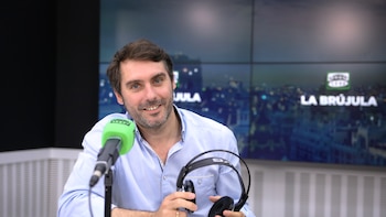 Quién es Rafa Latorre, el periodista que sustituye a Carlos Alsina en Onda Cero