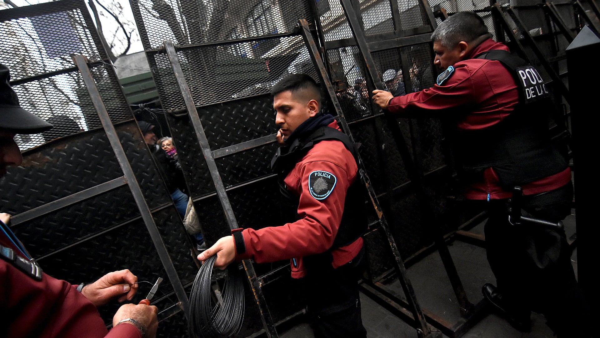 La aplicación progresiva de las cámaras priorizará zonas y eventos de alta sensibilidad social, como barrios populares, manifestaciones y eventos masivos (Nicolás Stulberg)