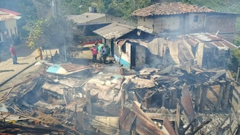 Hallan cuerpo calcinado en una vivienda tras voraz incendio en El Águila, Valle: autoridades investigan el crimen