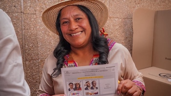 Aída Quilcué, fórmula vicepresidencial de Iván Cepeda, votó en Bogotá en medio de ritual indígena: así fue la ceremonia