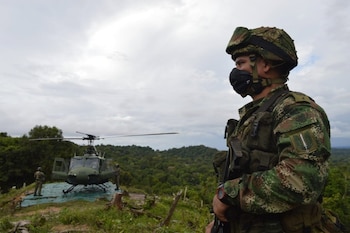 25/10/2020 Un soldado junto a un helicóptero en Colombia
POLITICA SUDAMÉRICA COLOMBIA
EJÉRCITO DE COLOMBIA