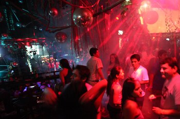 Reuniones sociales continúan prohibidas. Foto: