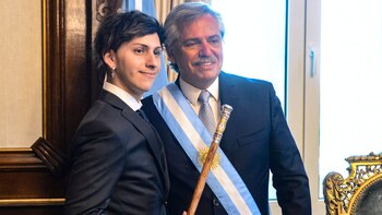 El presidente Fernández, junto a