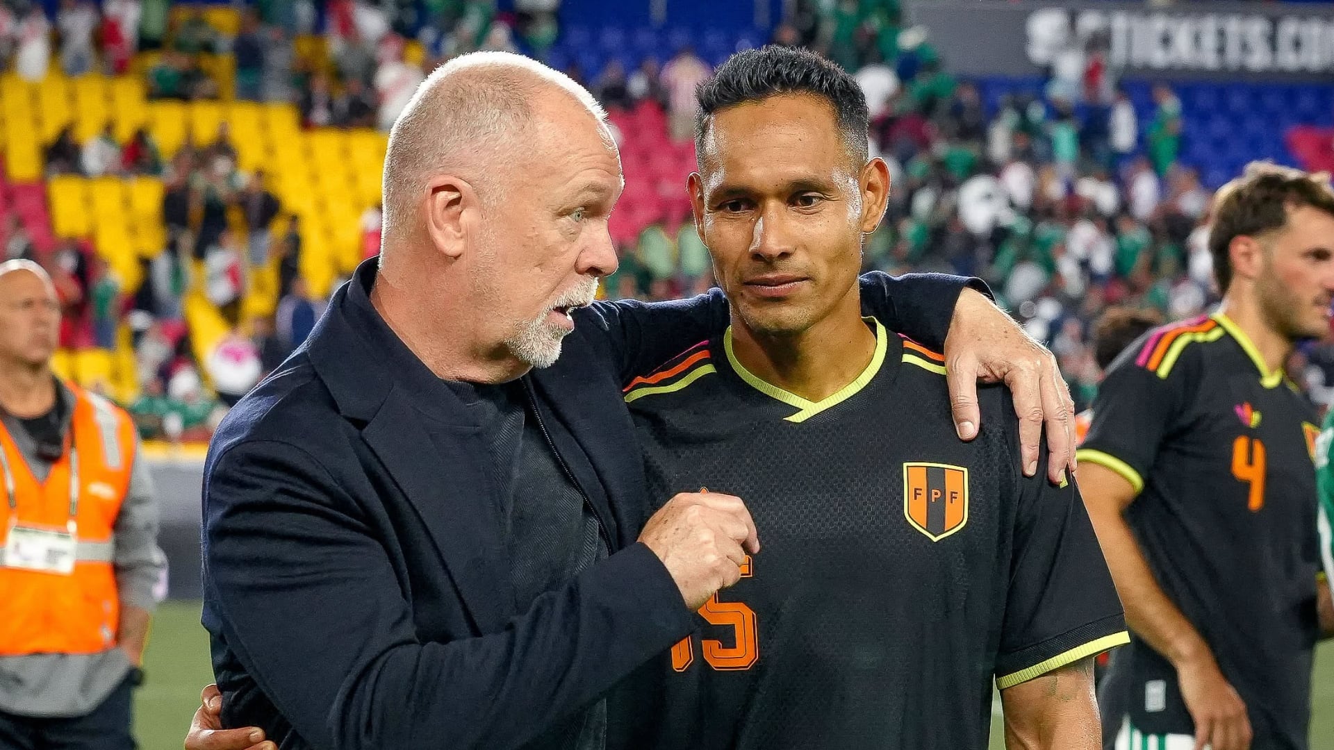 Mano Menezes va definiendo el grupo de jugadores con el que trabajará en las próximas Eliminatorias. Crédito: FPF
