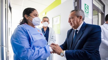 La paciente recibió un órgano compatible apenas cinco días después de ingresar a la lista nacional de espera - Créditos: Essalud.