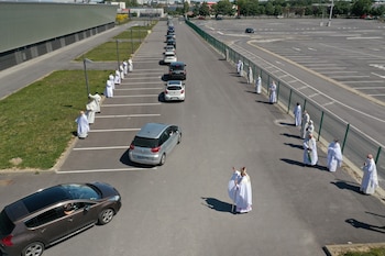 Cerca de 200 coches participaron