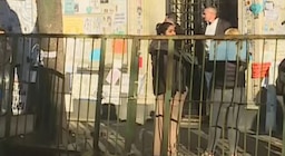 Continúa el análisis de las cajas nazis encontradas en el país: la Corte Suprema relevó más de 5000 libretas rojas y carnets 2 Vallaron el frente de la casa de Cristina Kirchner en la previa a un “banderazo” convocado por el kirchnerismo