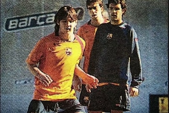 Santiago Fernández junto a Lionel