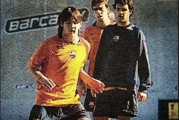 Santiago Fernández junto a Lionel