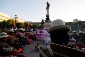 La ceremonia se realizó en la Plaza Murillo (Reuters)