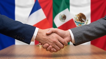 Ante la presión de las potencias, Francia propone a México construir una “tercera vía” económica
