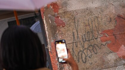 Ayuso decide proteger el grafiti de Muelle que ha aparecido en unas obras de un edificio de Madrid