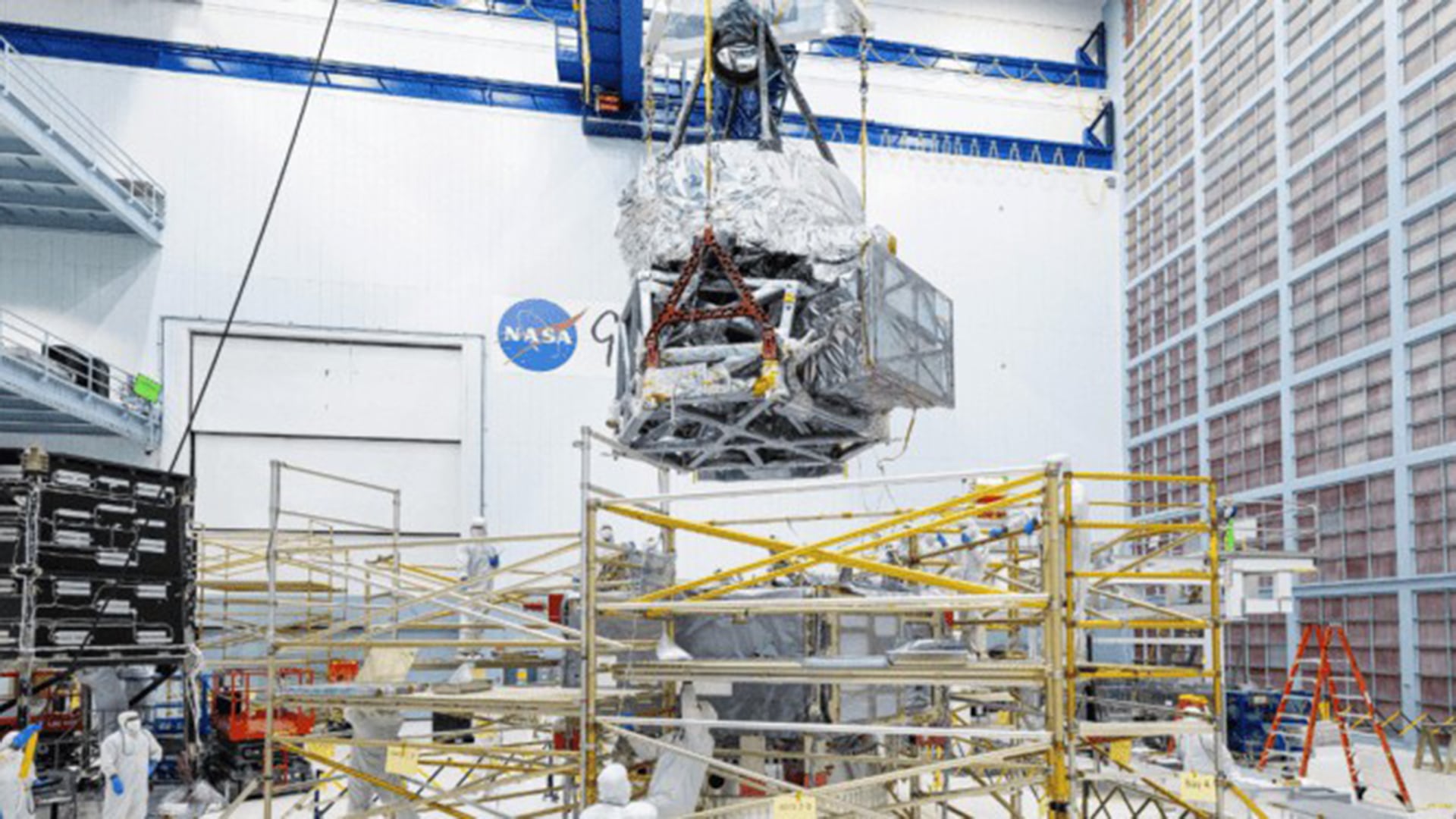 La NASA presentó por primera vez el telescopio espacial Nancy Grace Roman totalmente ensamblado, marcando el inicio de sus pruebas finales antes del lanzamiento (NASA)