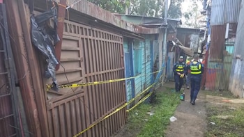 Costa Rica evacúa a 34 nicaragüenses por inminente riesgo de deslizamiento de tierra que amenaza sus viviendas